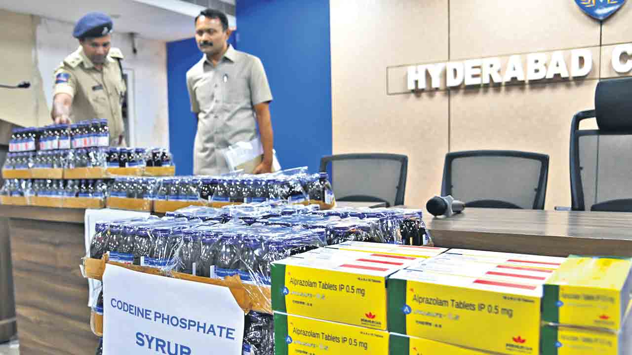 మత్తు మాఫియాకు సంకెళ్లు