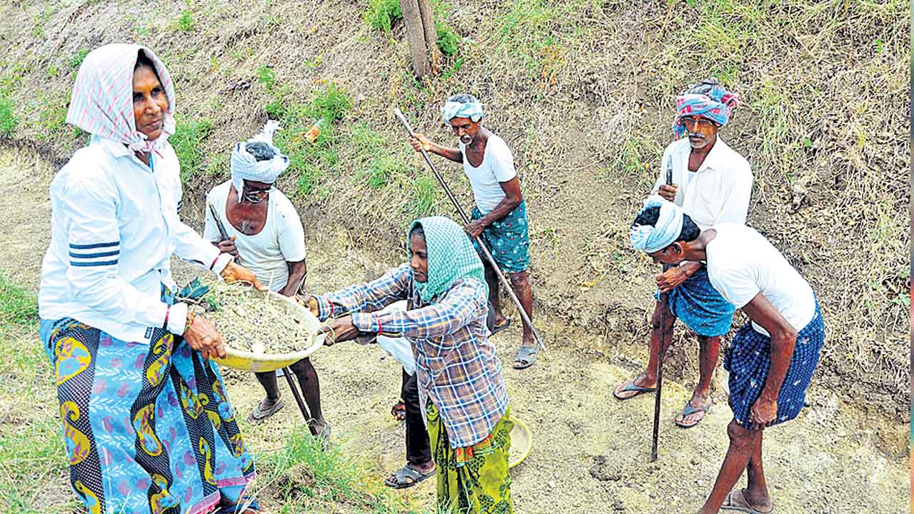 పేదల పొట్ట కొడతారా!