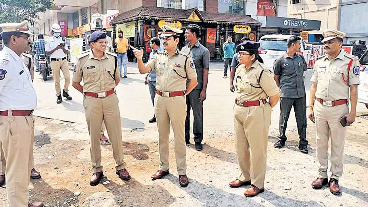 సమన్వయంతో ట్రాఫిక్‌ చిక్కులను పరిష్కరిద్దాం..