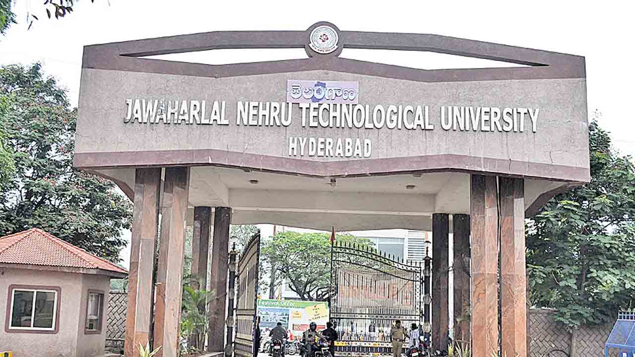 జేఎన్‌టీయూ అభివృద్ధికి రూ.7.50 కోట్లు