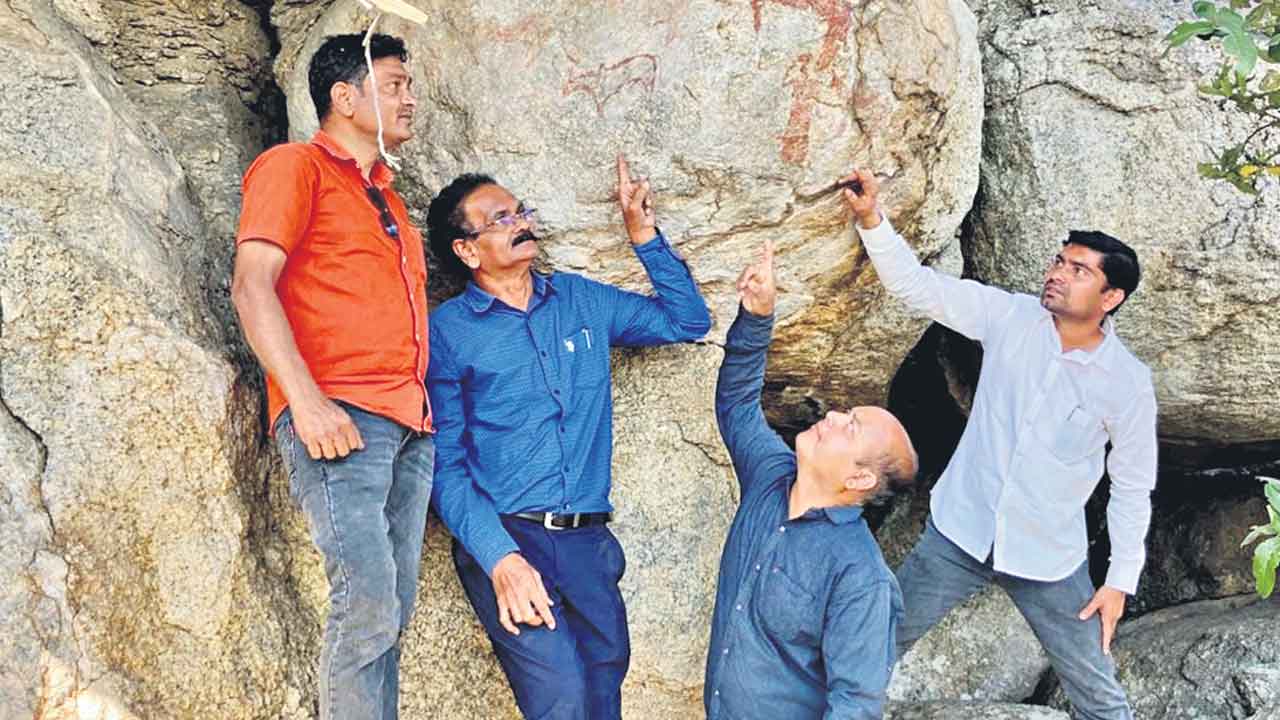 బొమ్మలరామారంలో శిలాయుగపు చిత్రకళ