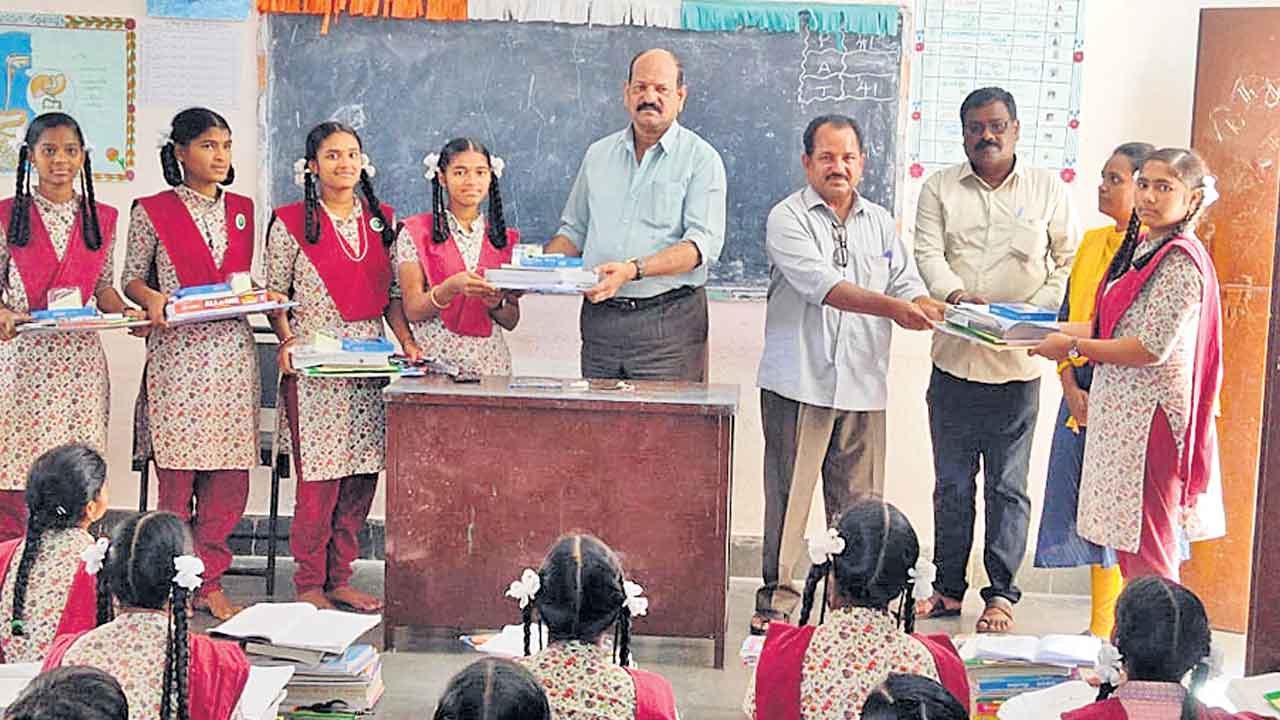 పదిలో ఉత్తమ ఫలితాలు సాధించాలి