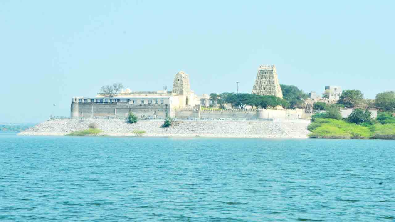 బ్రహ్మాండ నాయకుడికి బ్రహ్మోత్సవం