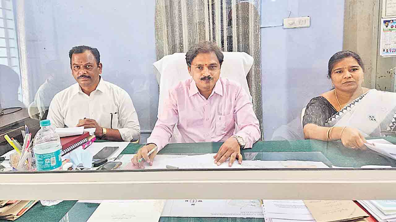 గడువులోగా క్రమబద్ధీకరణ చేసుకోండి..