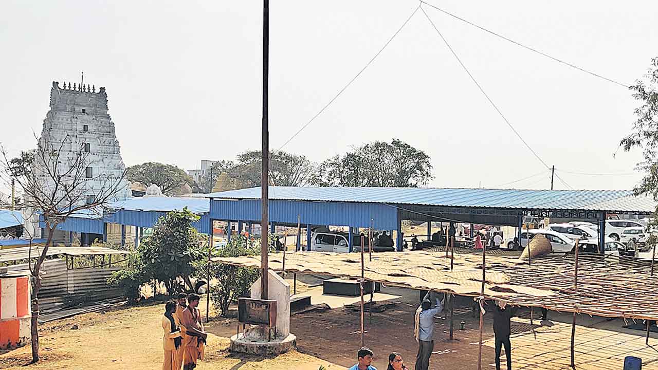 కీసర బ్రహ్మోత్సవాలకు చురుకుగా ఏర్పాట్లు