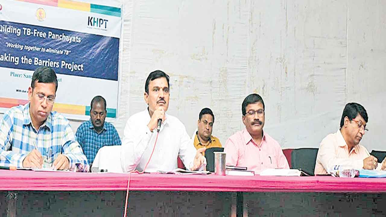 కార్యదర్శులు బాధ్యతగా పనిచేయాలి