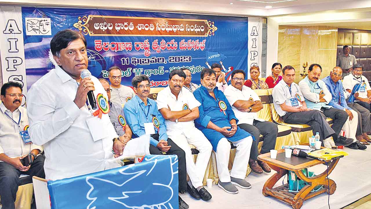 మత రాజకీయం దేశానికి ముప్పు