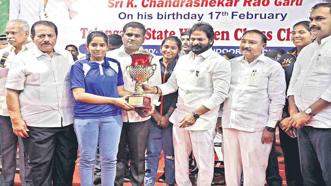 కేసీఆర్‌ చెస్‌ టోర్నీ చాంప్‌ శరణ్య