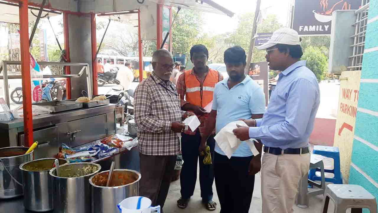 Telangana | మహబూబ్‌నగర్‌లో విచ్చలవిడిగా ప్లాస్టిక్‌.. స్పెషల్‌డ్రైవ్‌ నిర్వహించినా తగ్గని అమ్మకాలు