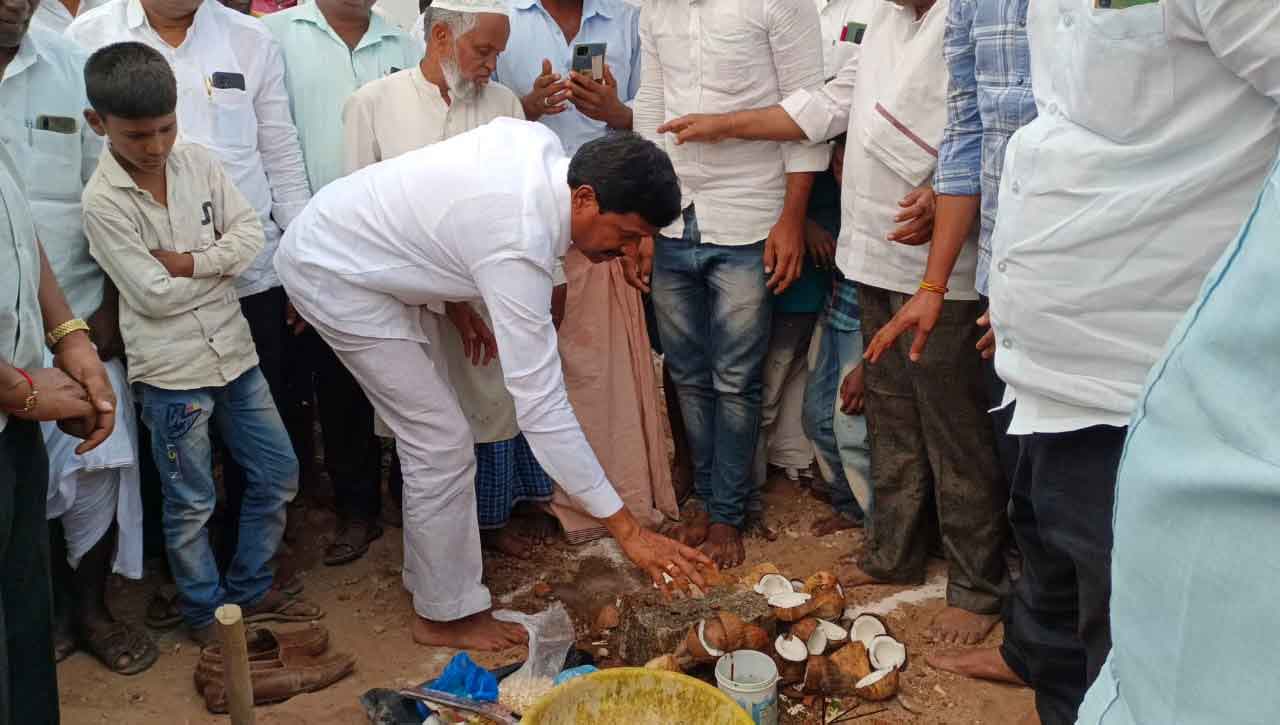 మాటలు చెప్పే నాయకులను నమ్మొద్దు