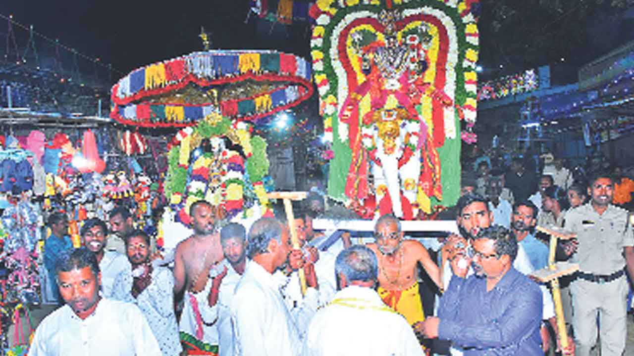 వైభవంగా పాతగుట్ట లక్ష్మీనరసింహుడి కల్యాణం