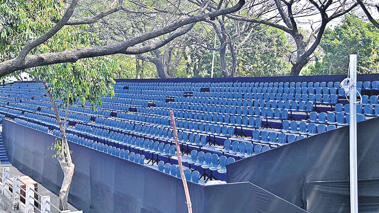 రేసింగ్కు 22వేల మంది ప్రేక్షకులు