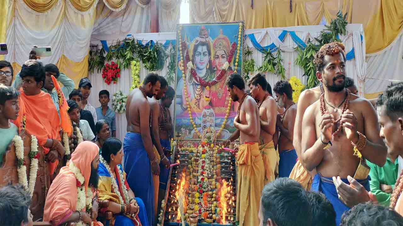 ఘనంగా మహాశివ పూజ