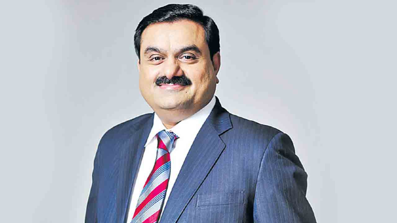 రెగ్యులేటర్ల పరిశీలనలో అదానీ సంక్షోభం