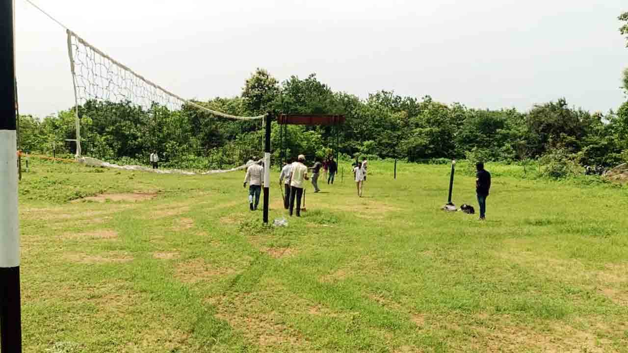 పల్లెపల్లెనా క్రీడా ప్రాంగణం