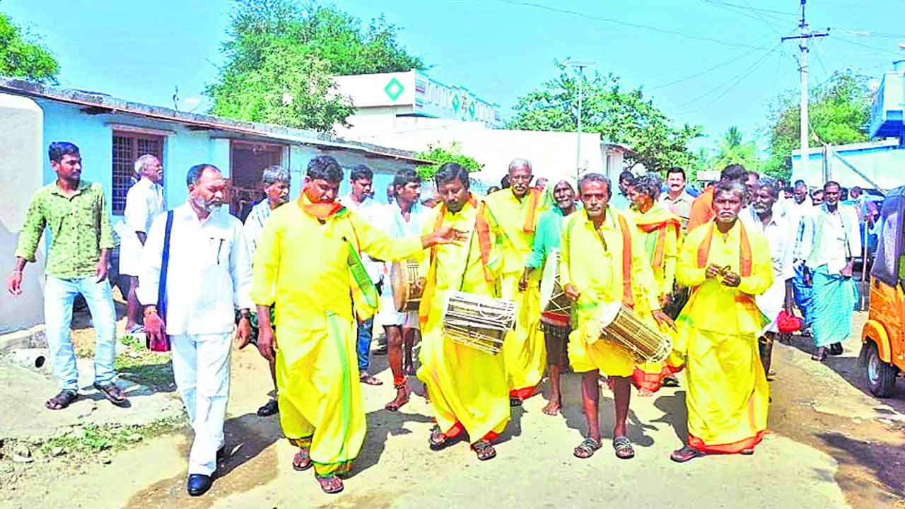 పెద్దగట్టుకు పెద్దలు మనోళ్లే