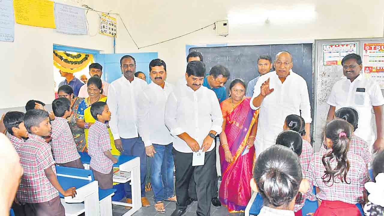 చరిత్రలో నిలిచిపోయేలా.. మన ఊరు-మనబడి