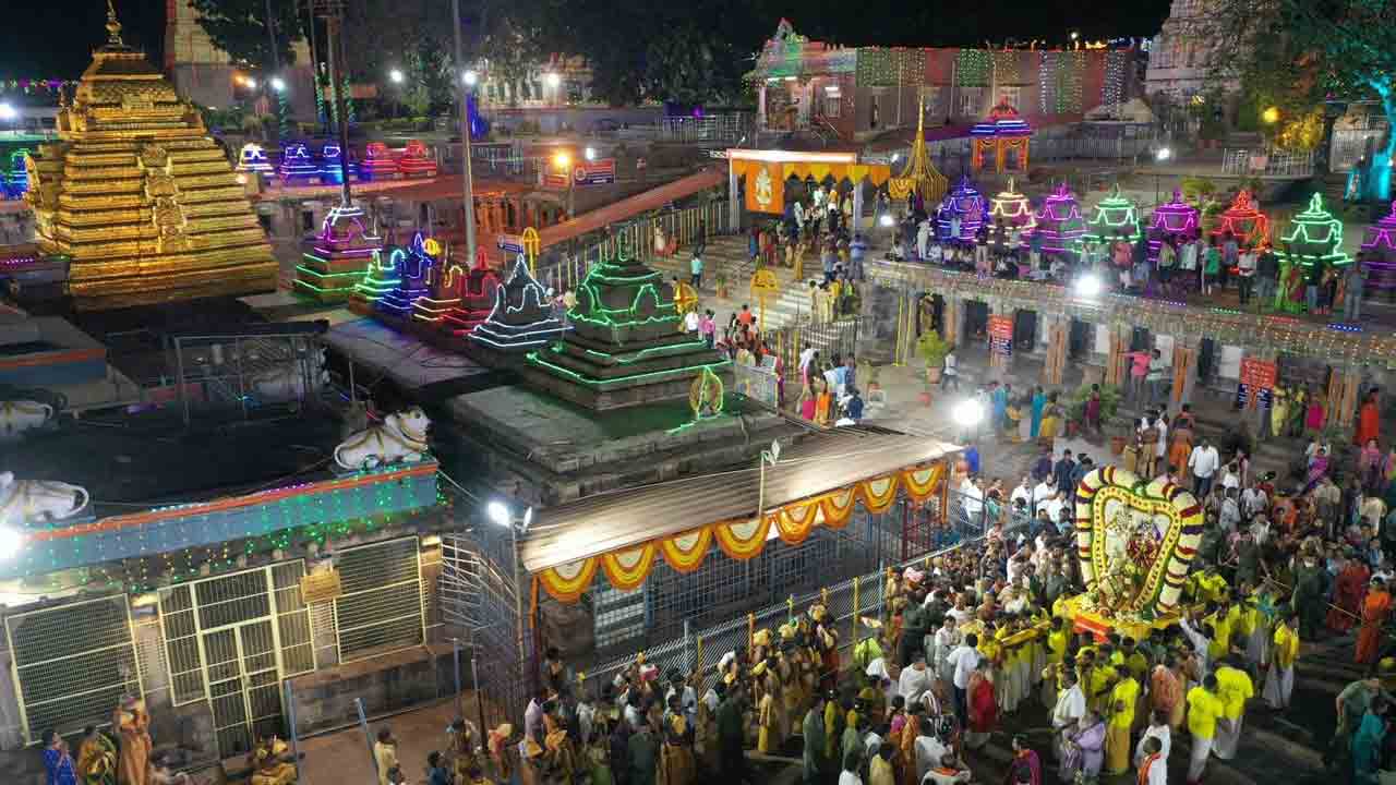 బ్రహ్మోత్సవ సందడి