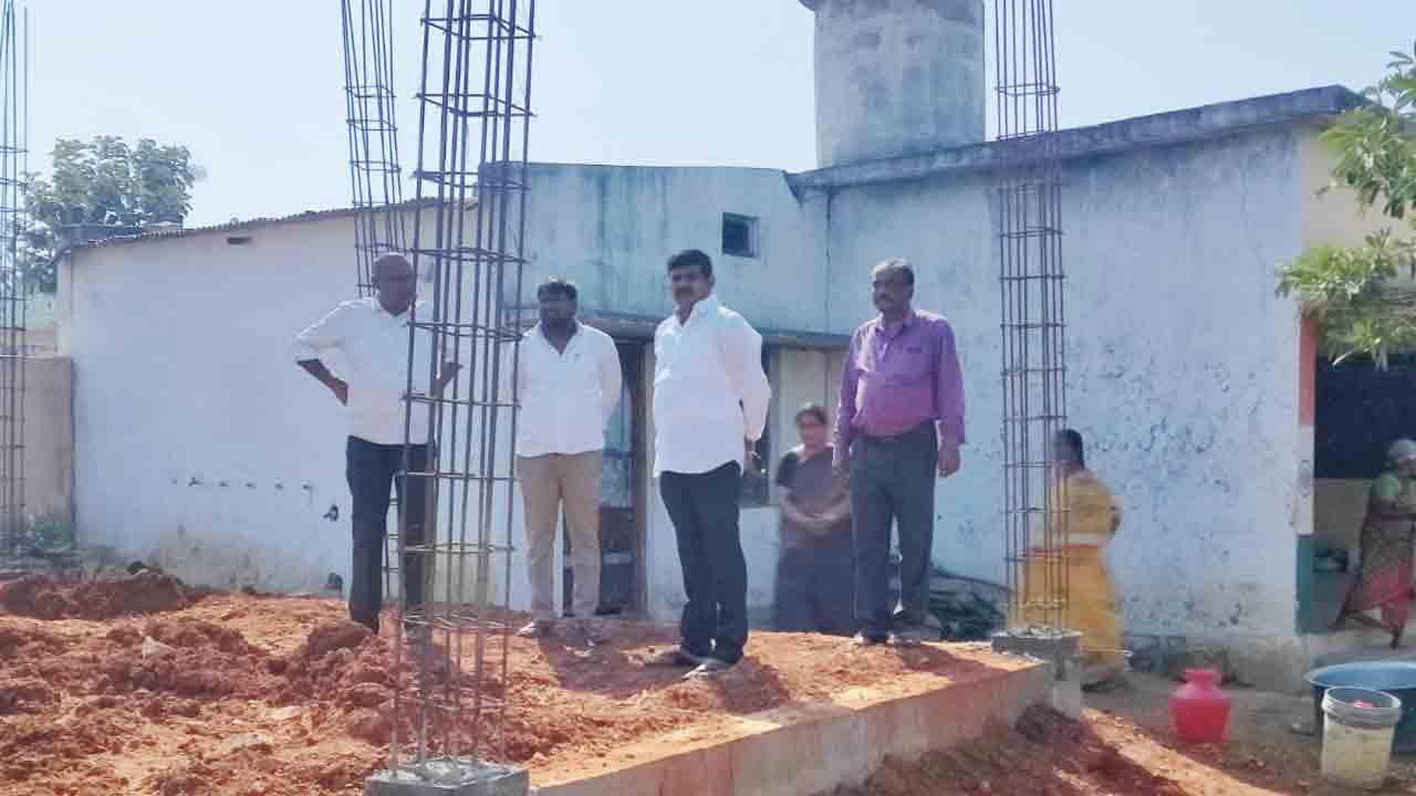 పాఠశాలల్లో మౌలిక వసతుల కల్పనకు కృషి
