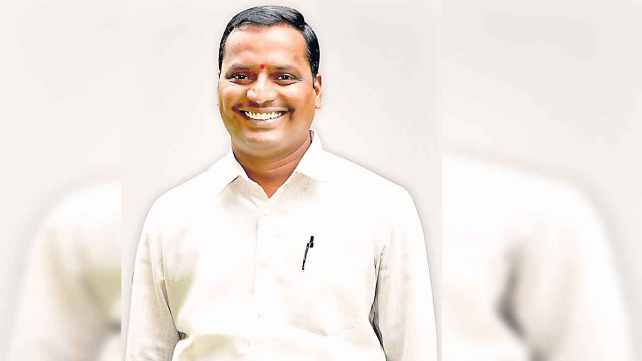 బడ్జెట్‌లో విద్యా, సంక్షేమానికి పెద్దపీట