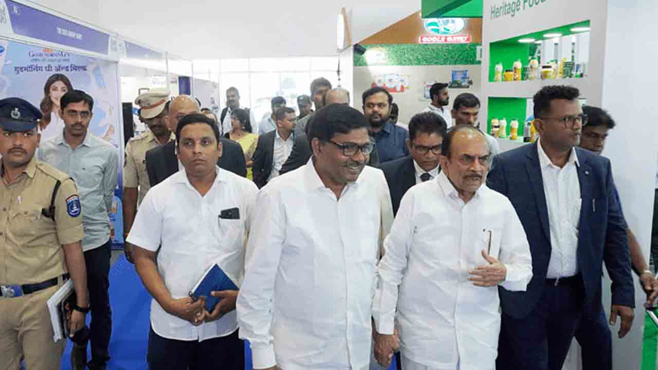 విజయ డెయిరీకి మరో 2వేల అవుట్‌లెట్లు