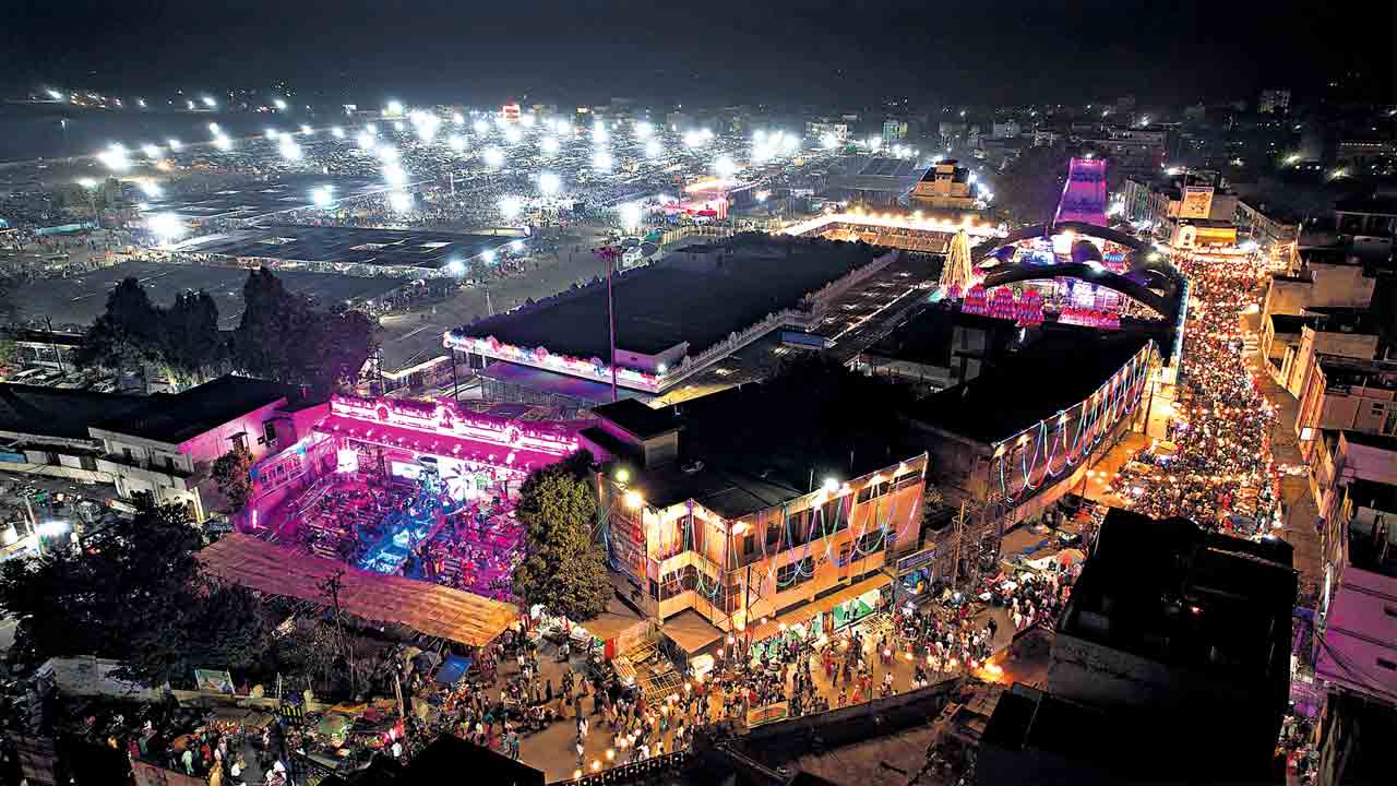 శైవక్షేత్రాలకు పోటెత్తిన భక్తులు