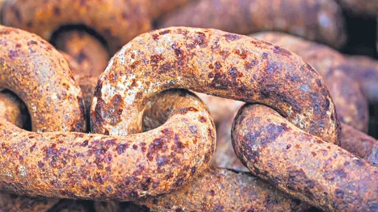 Plastic | తుప్పు పట్టనివ్వని ప్లాస్టిక్‌.. స్విస్‌ పరిశోధకుల సరికొత్త ఆవిష్కరణ