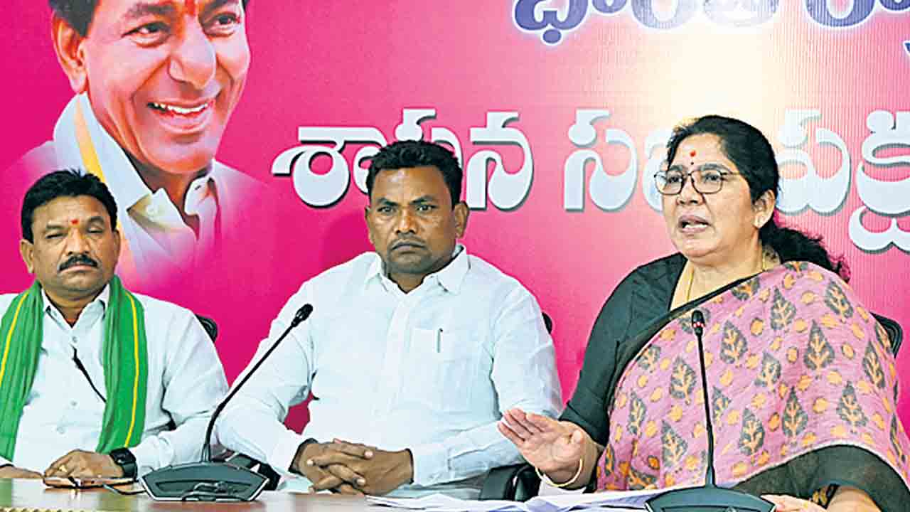 గిరిజన వర్సిటీపై ఇవేం వ్యాఖ్యలు?