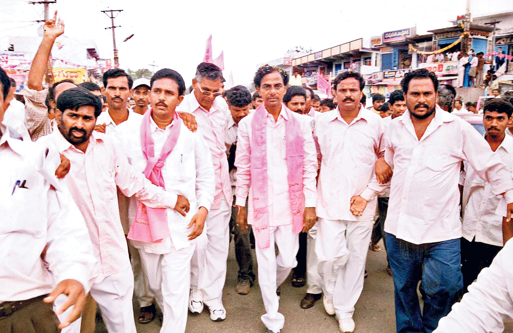 25-08-2003 KCR ‘Pada Yathra’ programme from Kodad to Alia in Nalgonda District