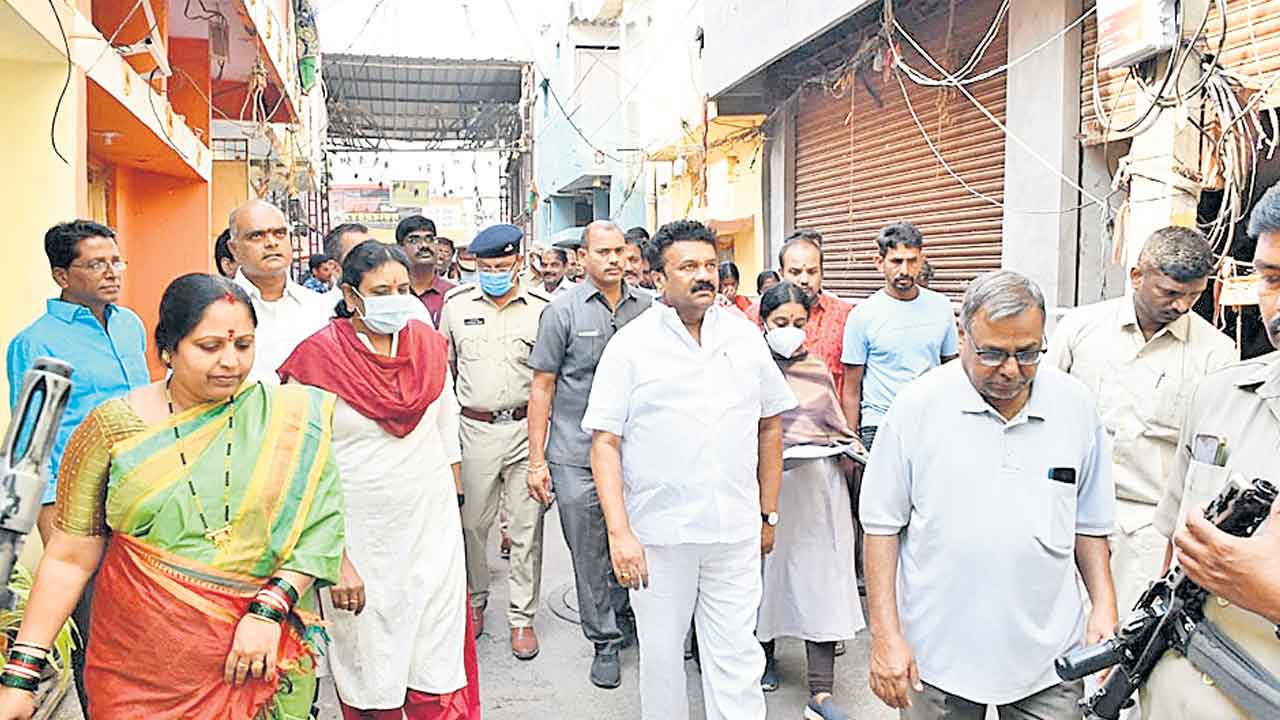 ప్రమాదకర గోదాములను తరలిస్తాం