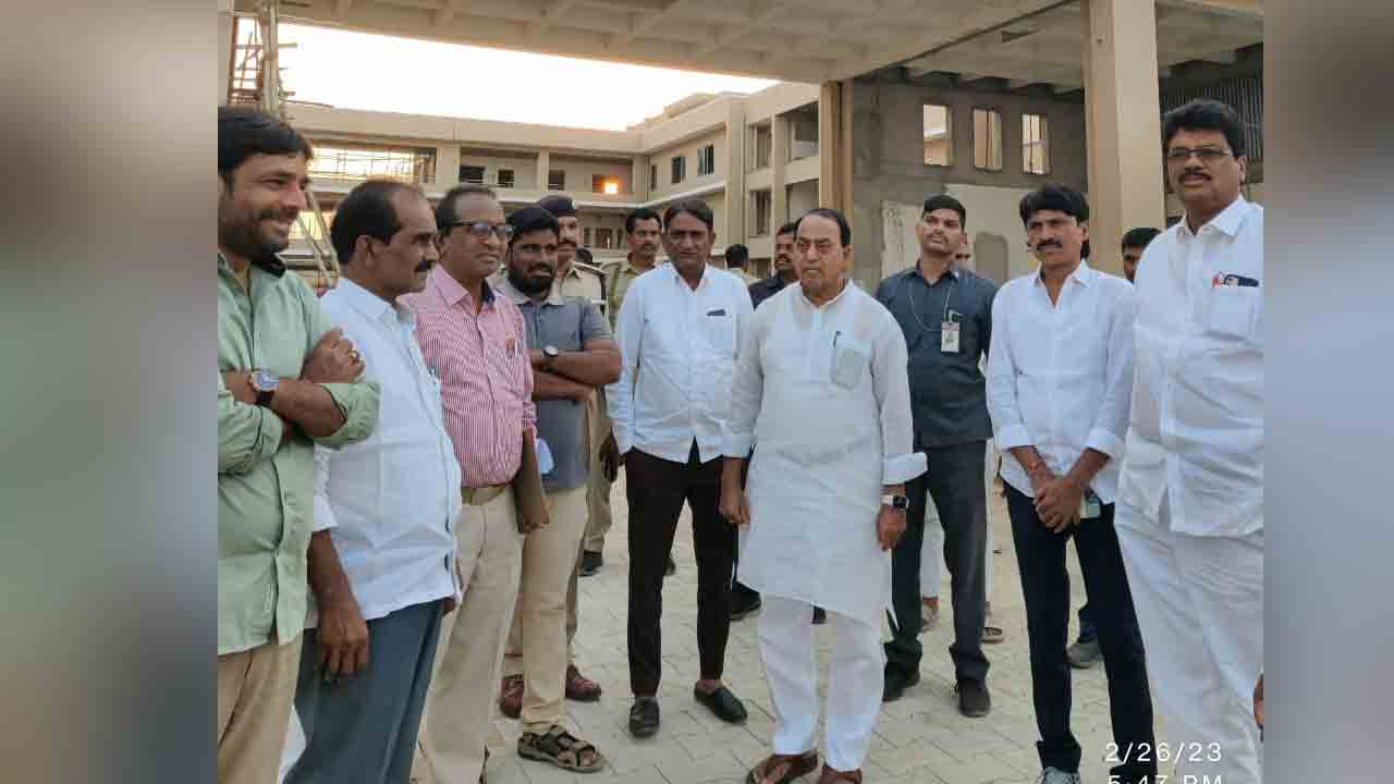 ‘కొత్త కలెక్టరేట్‌’ను త్వరగా పూర్తి చేయాలి