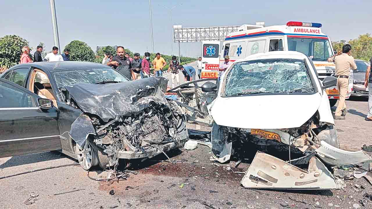 కీసర ఓఆర్‌ఆర్‌పై ఘోర ప్రమాదం