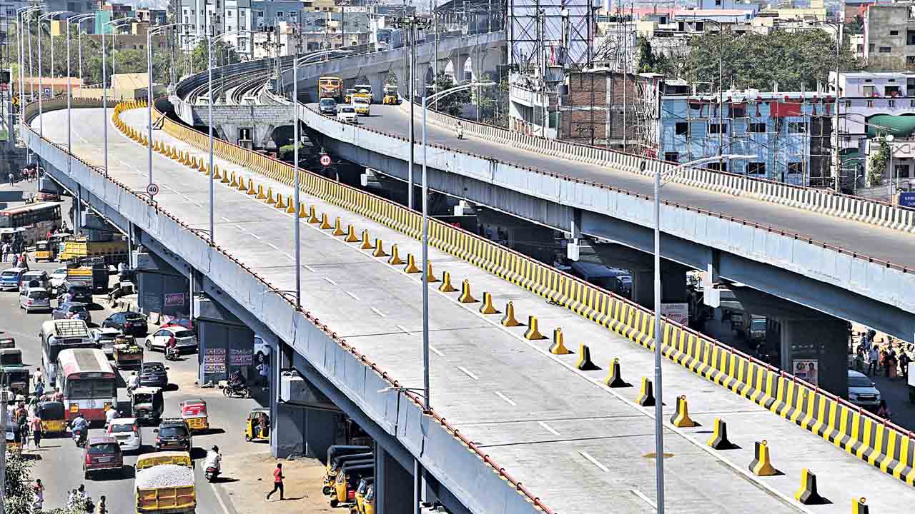 ఎల్బీనగర్‌ జంక్షన్‌ ఇక సిగ్నల్‌ ఫ్రీ