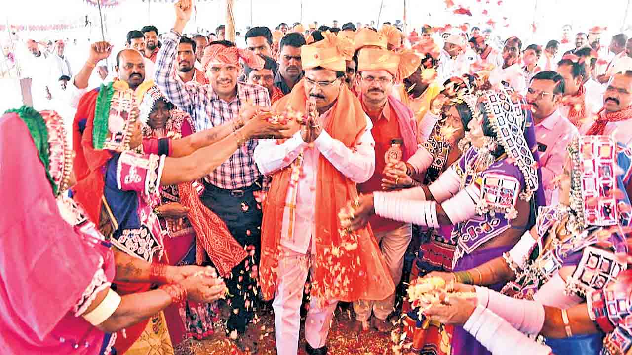 స్వరాష్ట్రంలోనే గిరిజనులకు లబ్ధి