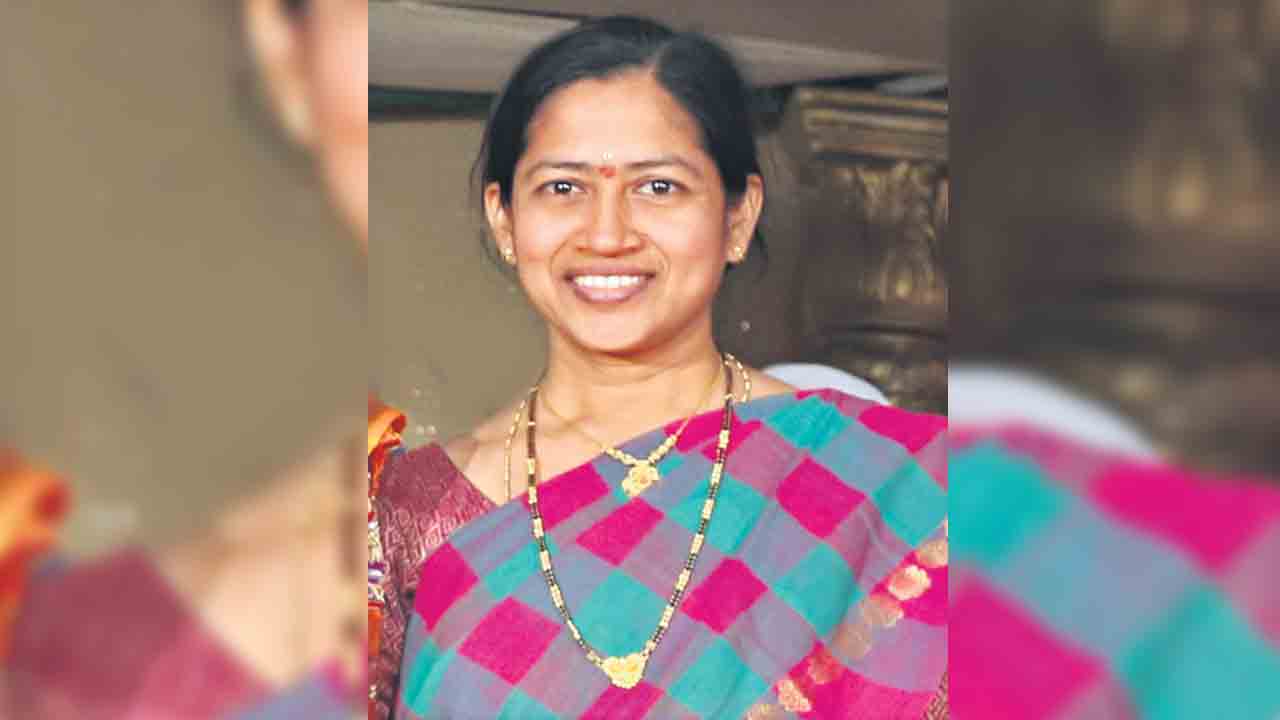 కేఎంసీకి ప్రొఫెసర్‌ శోభారాణి పార్థివదేహం