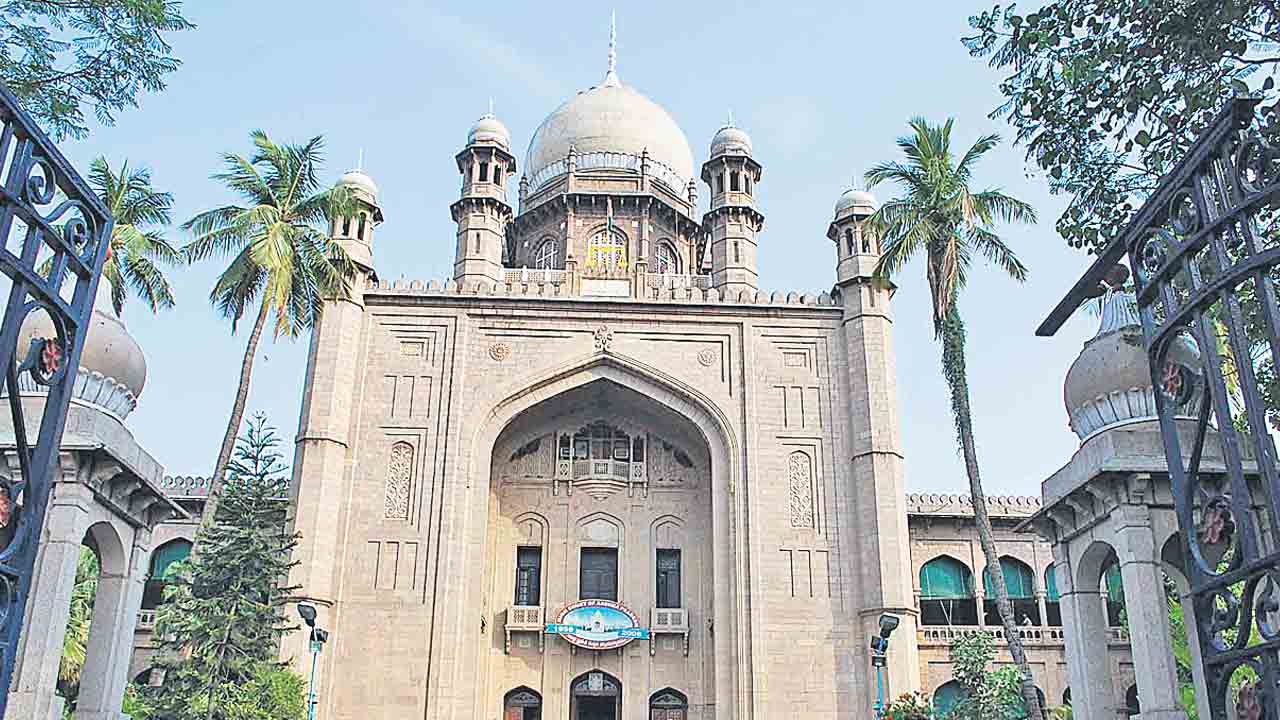 జాతీయ ఎస్సీ కమిషన్‌ ఉత్తర్వులు నిలిపివేత