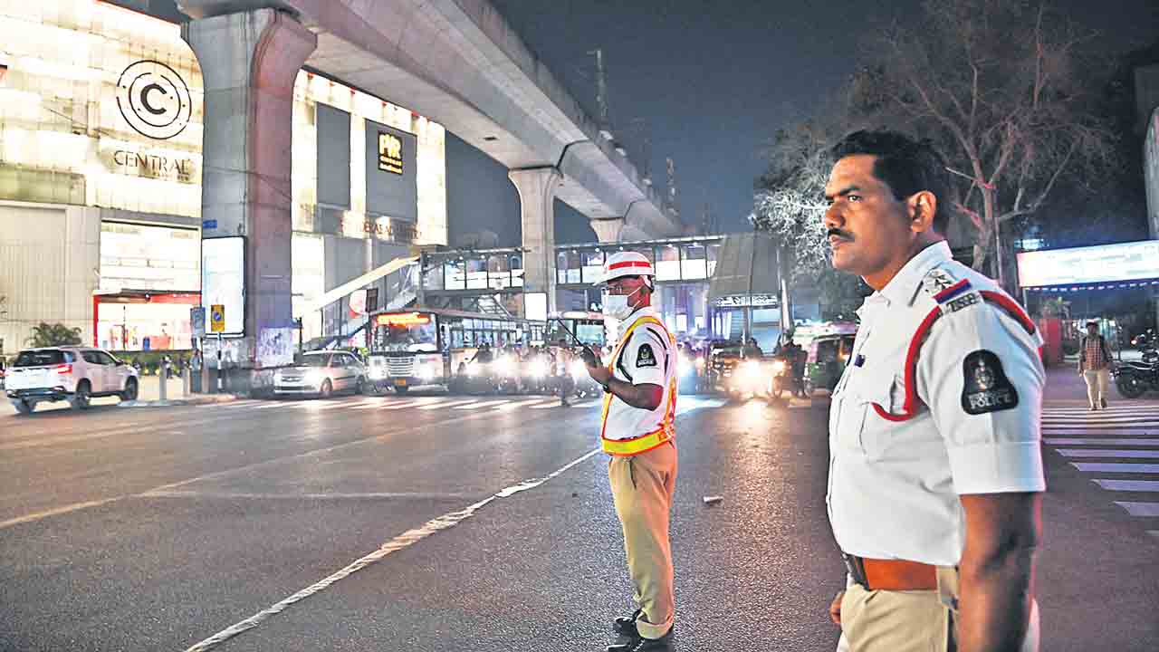 18 అవర్స్‌ ఆన్‌ డ్యూటీ