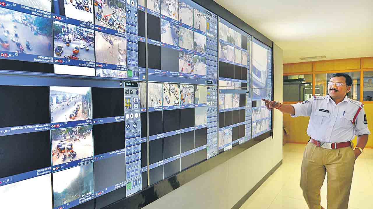 ట్రాఫిక్‌ సాఫీగా వెళ్లేందుకు హెచ్‌ట్రీమ్‌ సిగ్నల్స్‌