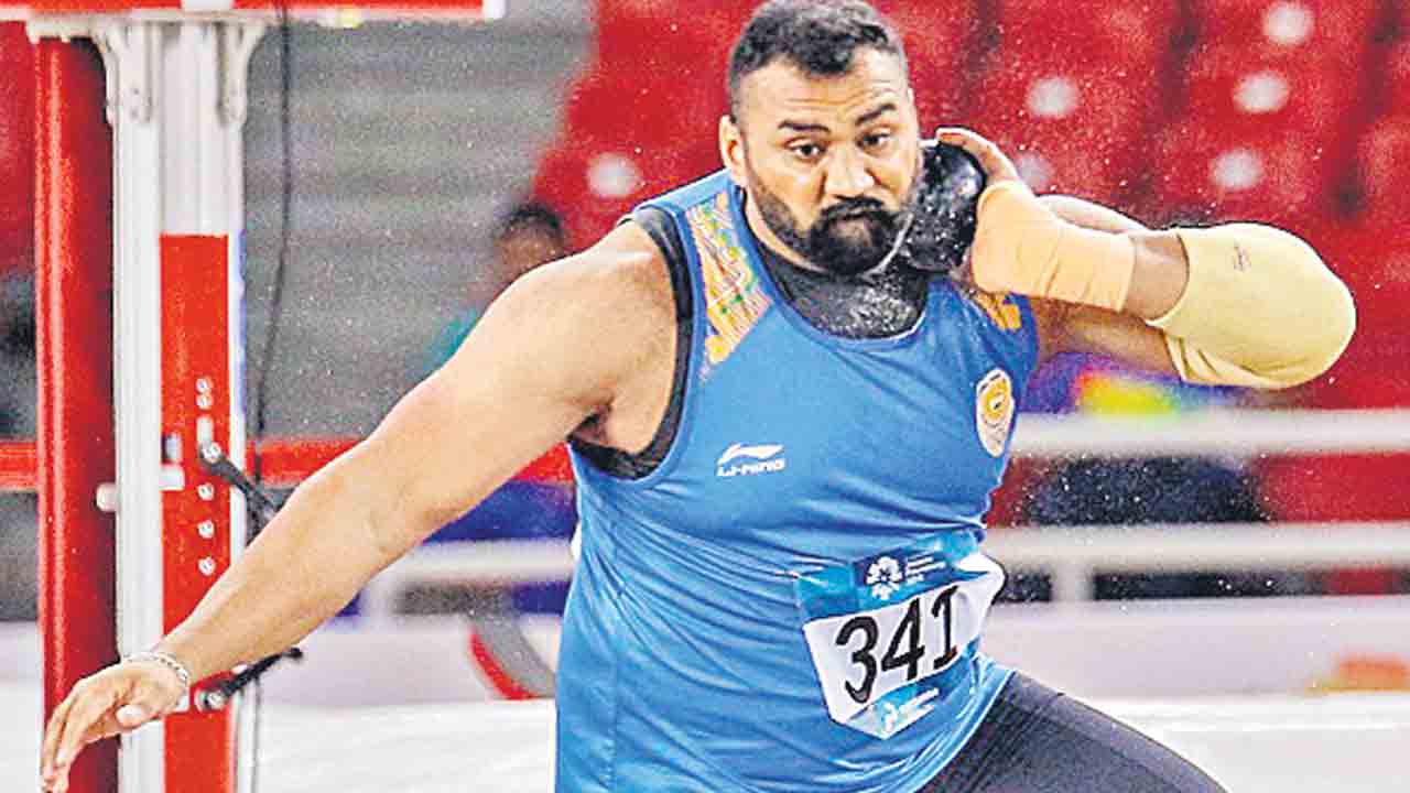 తజిందర్‌పాల్‌సింగ్‌ తూర్‌ స్వర్ణం