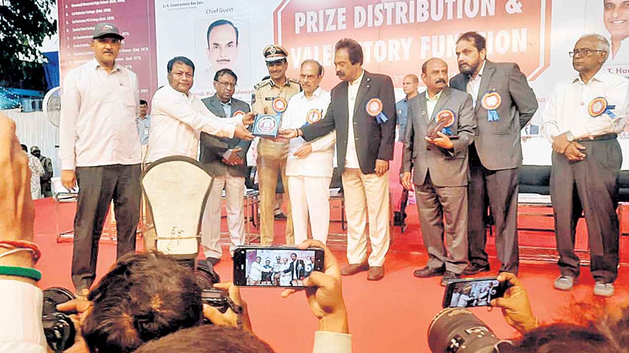 ఉచిత న్యాయ సేవలు భేష్‌