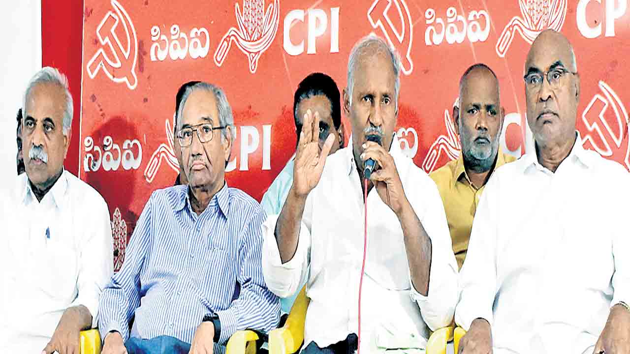 బీజేపీ ఓటమే కమ్యూనిస్టుల లక్ష్యం