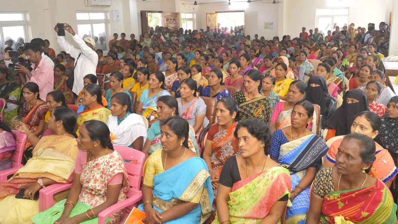 ఆడబిడ్డల పెళ్లిళ్లకు కేసీఆర్‌ చేయూత