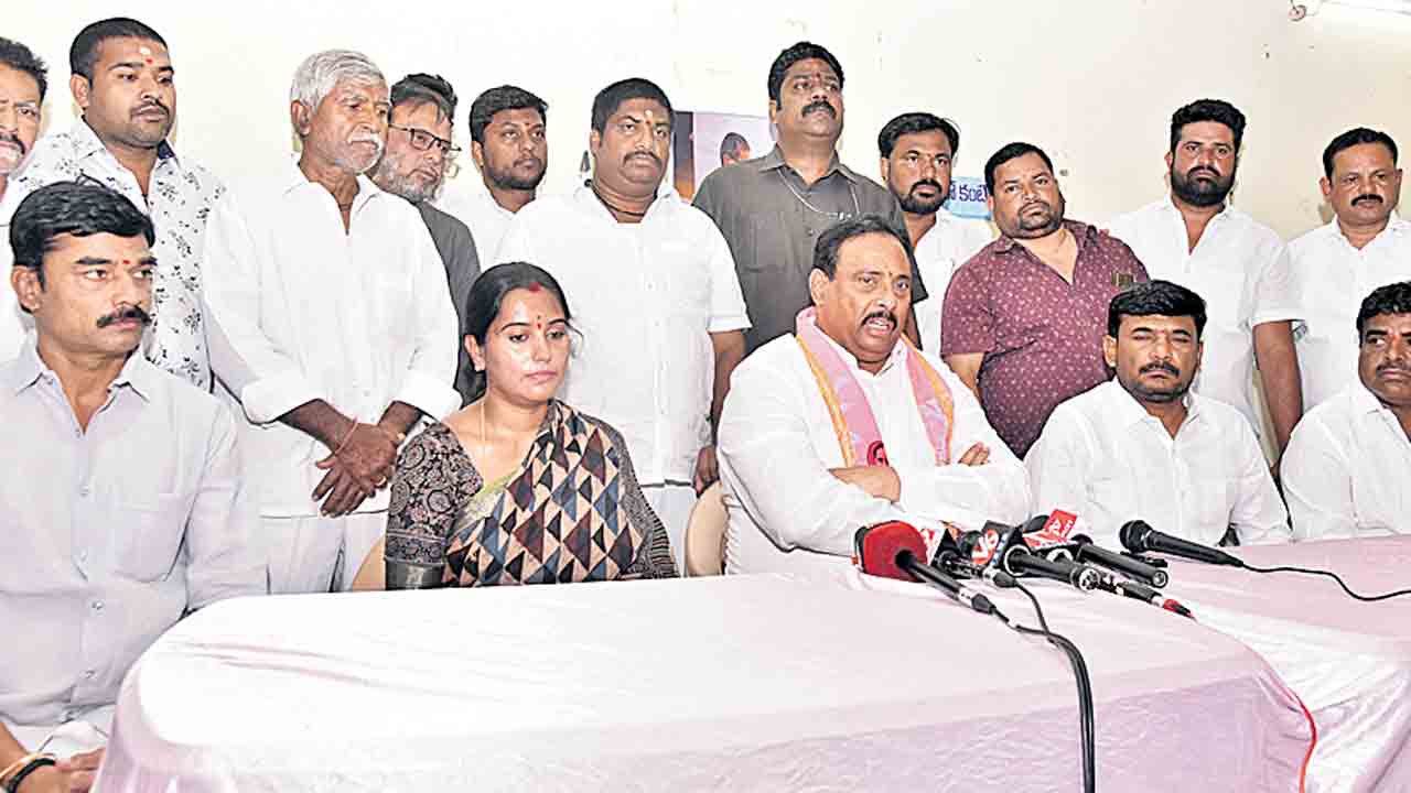 కుక్కలకు మాంసం వేయకండి