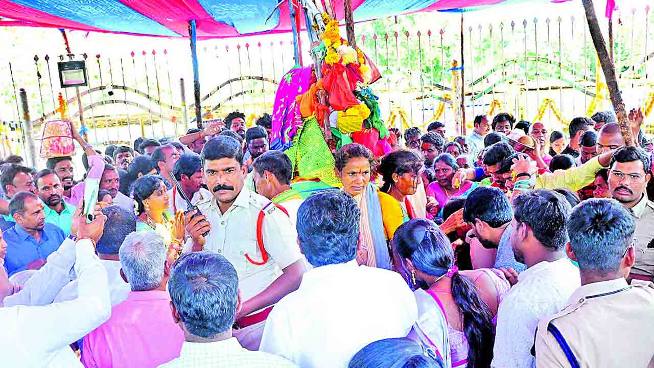 వనదేవతలు సమ్మక్క-సారలమ్మల మేడారం జాతర