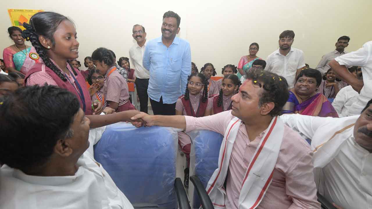 విద్యార్థులతో కేటీఆర్‌ చిట్‌చాట్‌