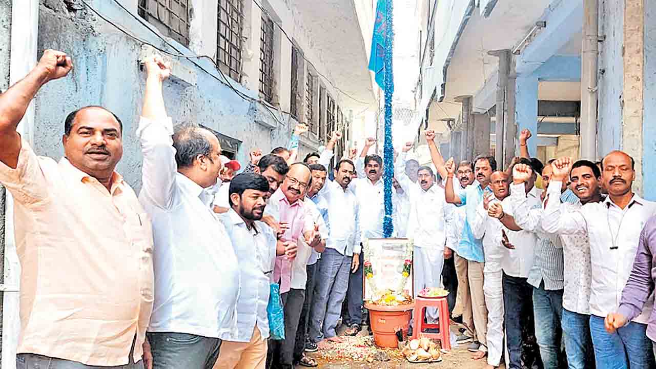 టీచర్ల సమస్యల పరిష్కారమే లక్ష్యం