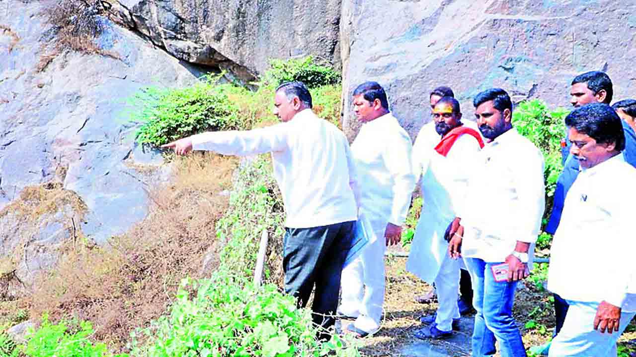 గోవిందరాజుల గుట్ట అభివృద్ధికి కృషి