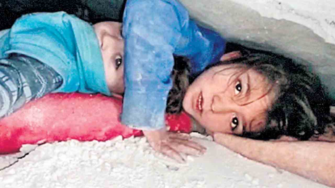 శిథిలాల్లో శవాల కుప్పలు.. తుర్కియే, సిరియాల్లో 11 వేలు దాటిన భూకంప మృతుల సంఖ్య