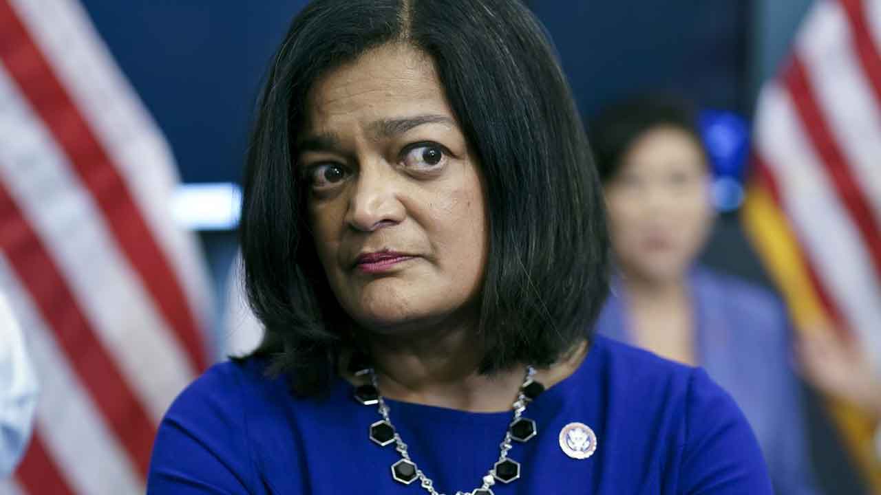 యూస్‌ హౌస్‌ కమిటీల్లోకి