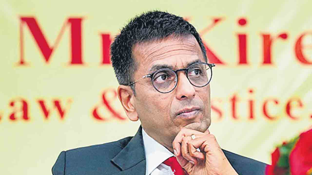 CJI Chandrachud | గవర్నర్‌కు రాజకీయాలెందుకు.. సీజేఐ జస్టిస్‌ డీవై చంద్రచూడ్‌ సీరియస్‌ కామెంట్స్‌